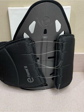 Exos FORM II 631 VSTX Back Brace Back Pain Spine BOA Adjustable Brace Size S/M